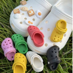 У чому особливість Crocs: стиль, комфорт та практичність